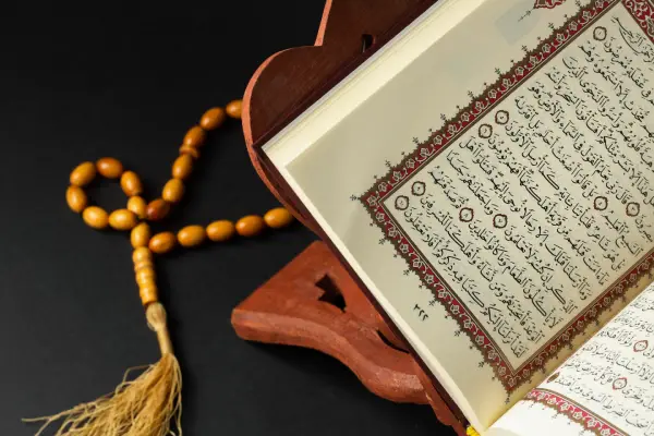 Surah Al Hasyr Ayat 18 – Makna, Tafsir, dan Pesan Kehidupan