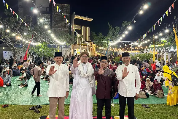 Berbagi Kebahagiaan Ramadhan, ROMANSA Bagikan Parsel untuk Guru Ngaji dan THR untuk Muallaf