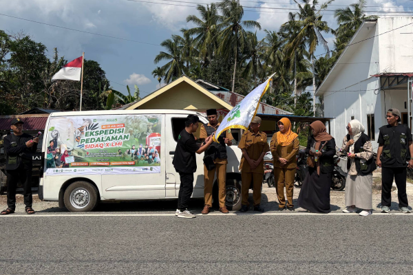 Antusias Warga Sambut Ekspedisi SIDAQ Pedalaman di Desa Sungai Jaga B